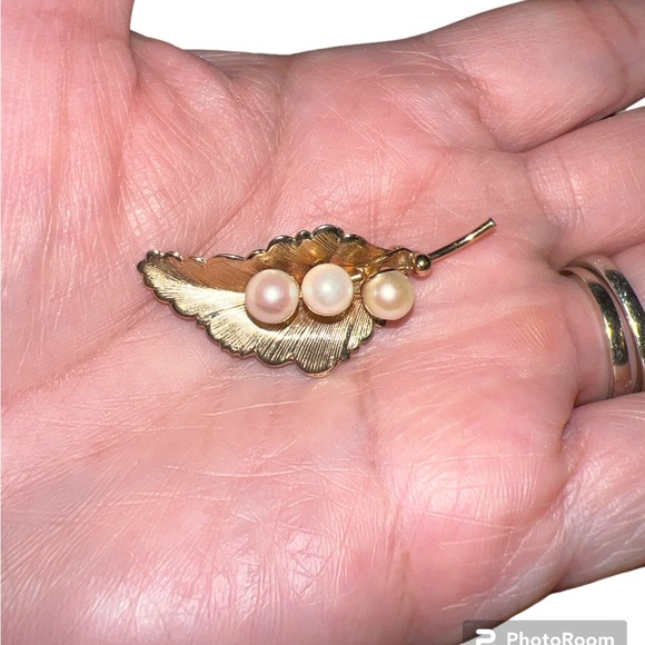 12K GF Vintage Valenza Leaf with Pearls Brooch Pin - Picture 2 of 3